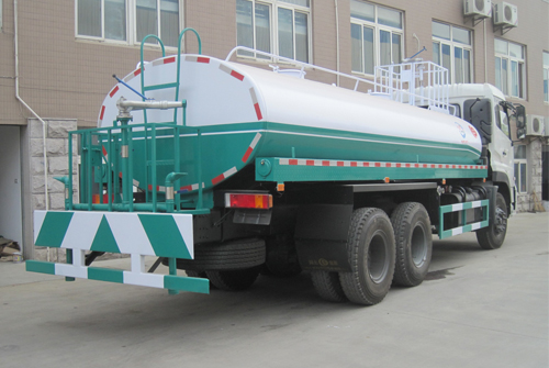 Có nên mua xe phun nước rửa đường tưới cây?